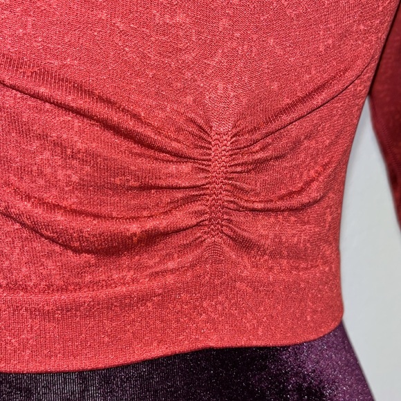 Gymshark Adapt Fleck seamless crop top - Picture 3 of 6